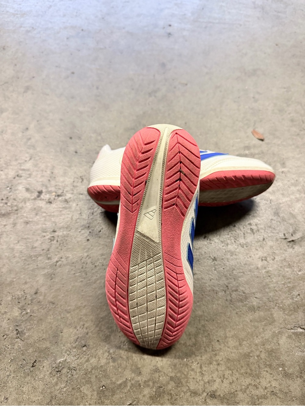 Adidas - Picture 4 of 5